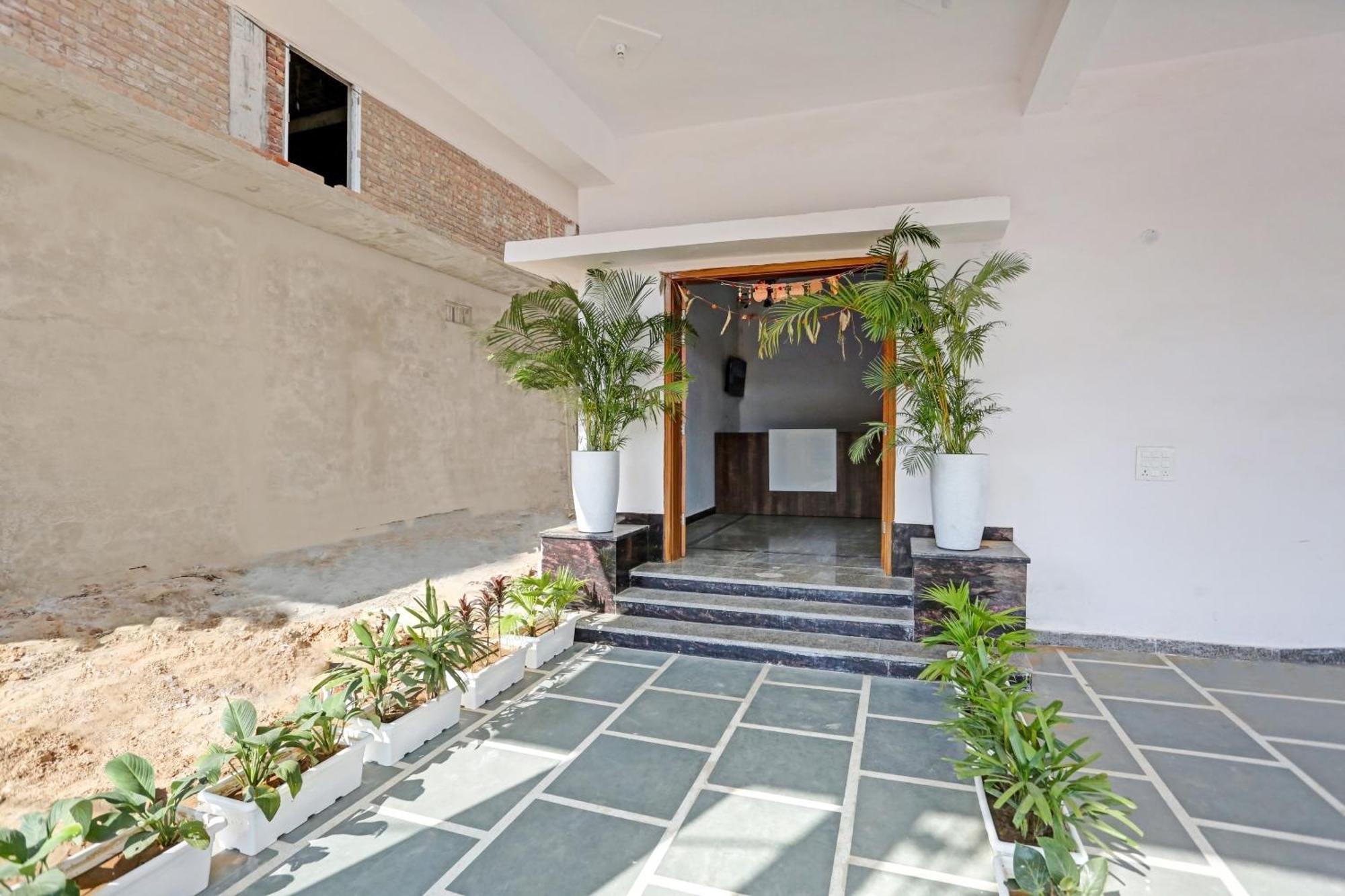 Collection O The Royal Fern Hotel Farrukhnagar Exterior photo