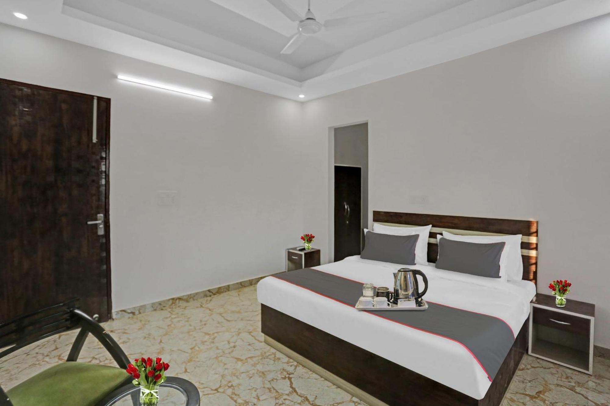 Collection O The Royal Fern Hotel Farrukhnagar Exterior photo